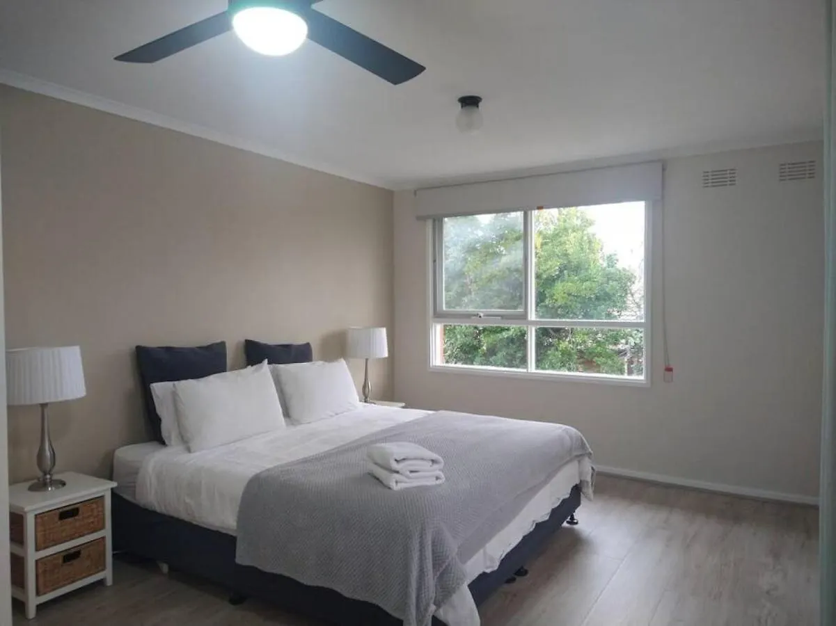 Happy Spacious Home Nr Canberra Hospital Jerrabomberra Holiday home